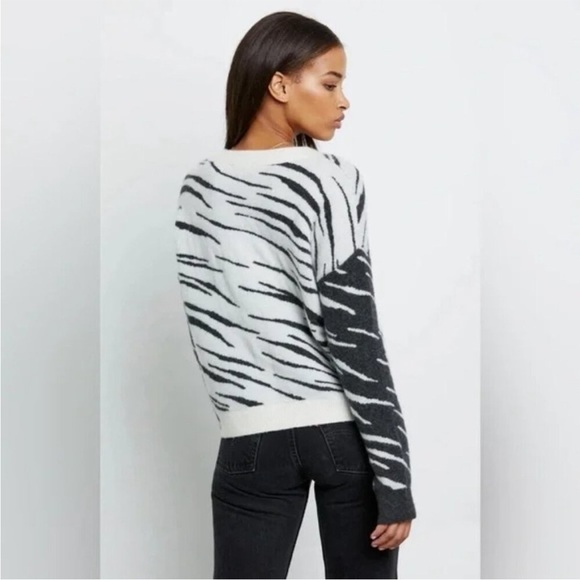 Rails Tiger Lana Mixed Abstract Print Sweater Wool Cashmere White Gray Sz XXS - Picture 3 of 11